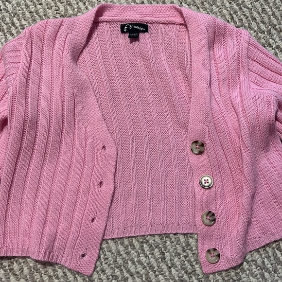 cropped hot pink sweater - Picture 2 of 4